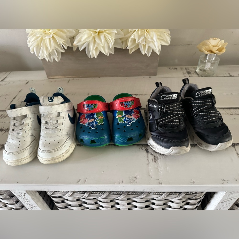 Lot of Boys Size 8 Shoes! Nike, Crocs, Sketchers